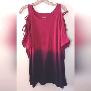 3/10 Torrid 2 Ombre Slashed Tee Top Black Red 2X *FLAW*
